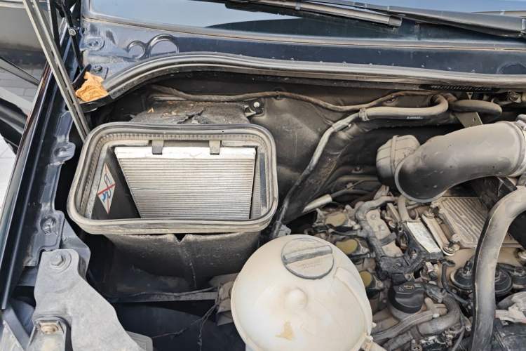 Used Mercedes-Benz Sprinter  Engine Bay Right