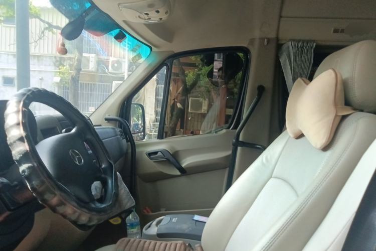 Used Mercedes-Benz Sprinter 2014 2.1T Jialü Mid-axle Version Left Front Seat