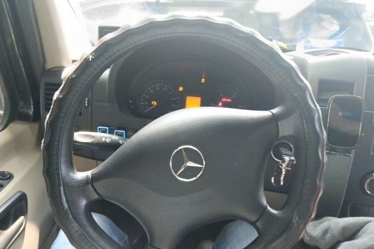 Used Mercedes-Benz Sprinter 2014 2.1T Jialü Mid-axle Version Steering Wheel