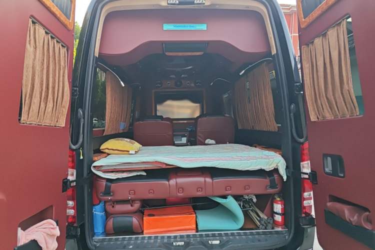 Used Mercedes-Benz Sprinter  Trunk