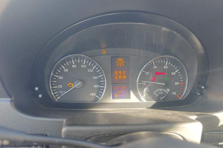 Used Mercedes-Benz Sprinter  Instrument Cluster
