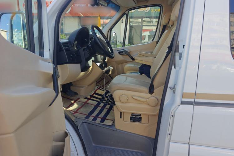 Used Mercedes-Benz Sprinter  Left Front Seat