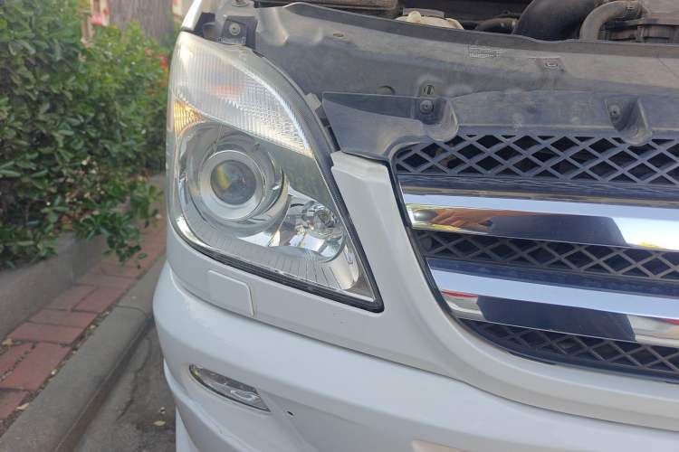 Used Mercedes-Benz Sprinter  Right Front Headlight