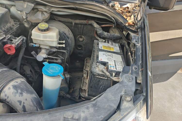 Used Mercedes-Benz Sprinter  Engine Bay Left