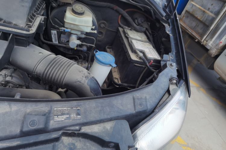 Used Mercedes-Benz Sprinter  Engine Bay Left