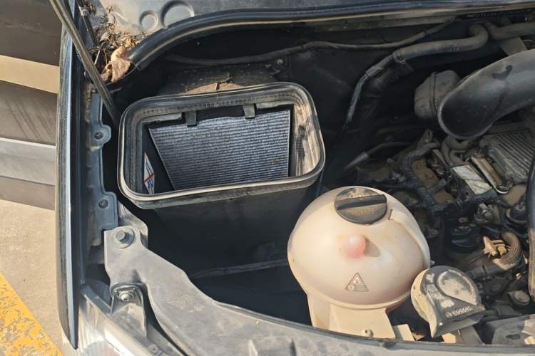 Used Mercedes-Benz Sprinter  Engine Bay Right