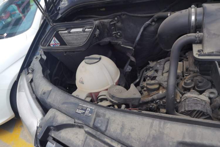 Used Mercedes-Benz Sprinter  Engine Bay Right