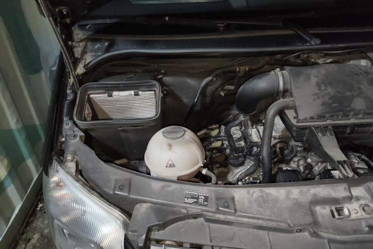 Used Mercedes-Benz Sprinter  Engine Bay Right