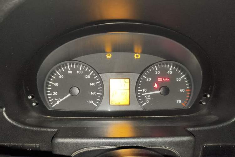 Used Mercedes-Benz Sprinter  Instrument Cluster