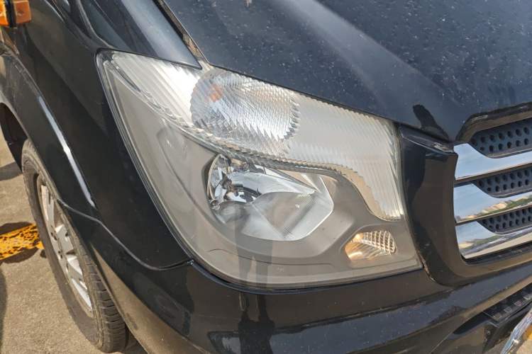 Used Mercedes-Benz Sprinter  Right Front Headlight