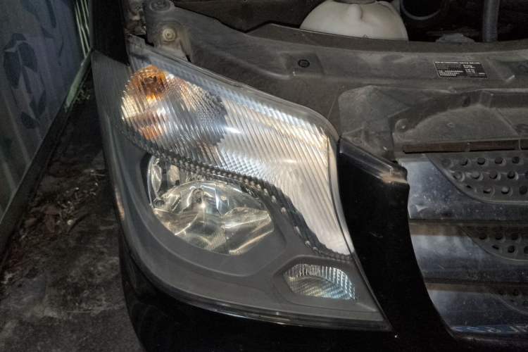 Used Mercedes-Benz Sprinter  Right Front Headlight