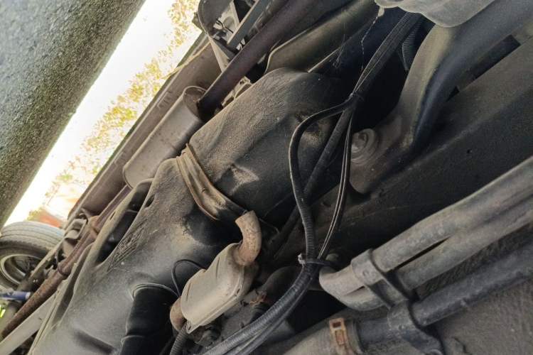 Used Mercedes-Benz Sprinter 2016 2.1T Jialü Mid-Drive Edition Chassis Front Left
