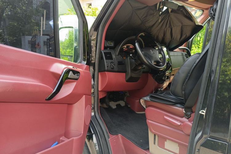 Used Mercedes-Benz Sprinter 2016 2.1T Jialü Mid-Drive Edition Driver Seat