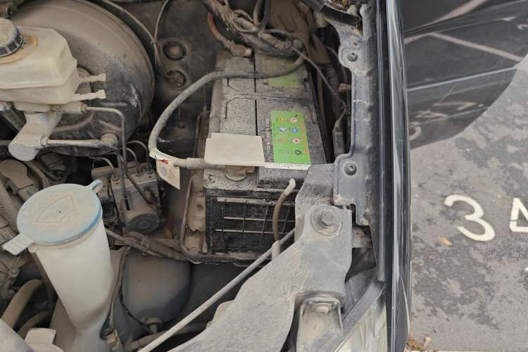 Used Mercedes-Benz Sprinter  Engine Bay Left