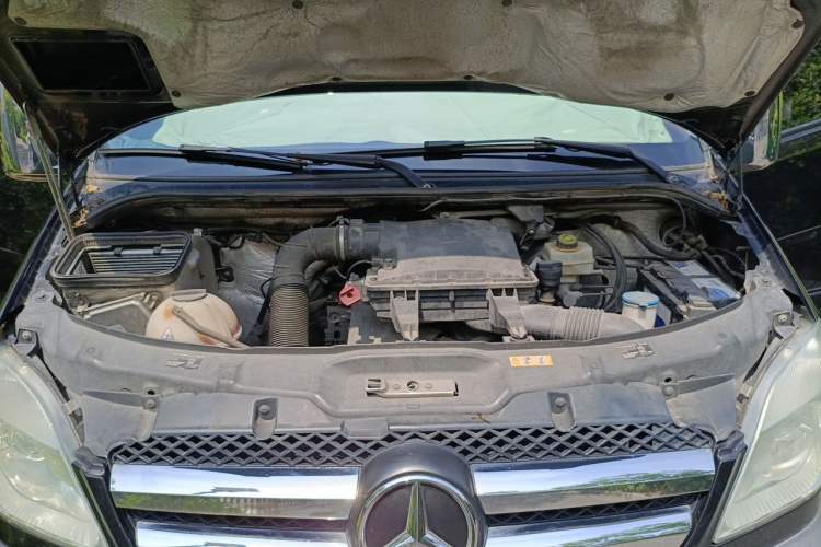 Used Mercedes-Benz Sprinter 2016 2.1T Jialü Mid-Drive Edition Engine Bay