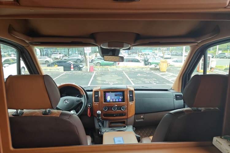 Used Mercedes-Benz Sprinter  Headliner