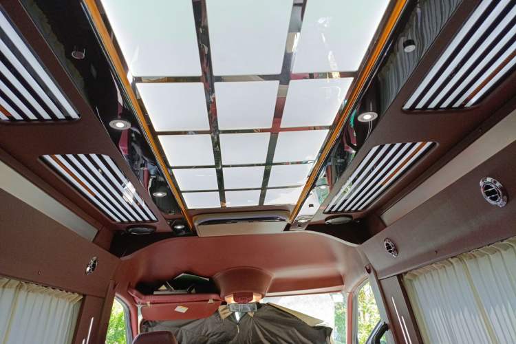 Used Mercedes-Benz Sprinter 2016 2.1T Jialü Mid-Drive Edition Headliner