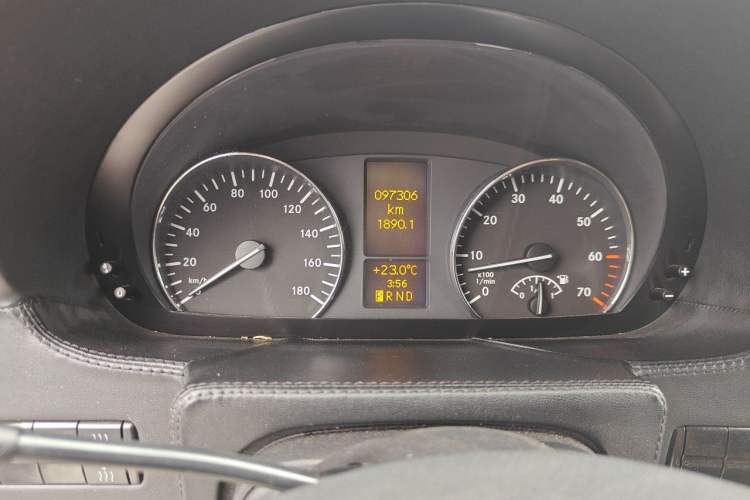 Used Mercedes-Benz Sprinter  Instrument Cluster