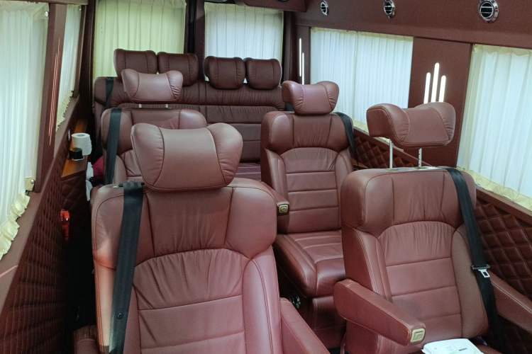Used Mercedes-Benz Sprinter 2016 2.1T Jialü Mid-Drive Edition Left Rear Seat