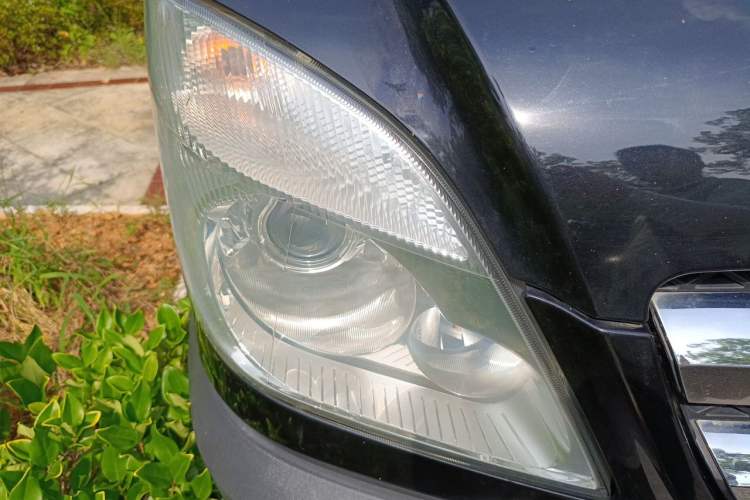 Used Mercedes-Benz Sprinter 2016 2.1T Jialü Mid-Drive Edition Right Front Headlight