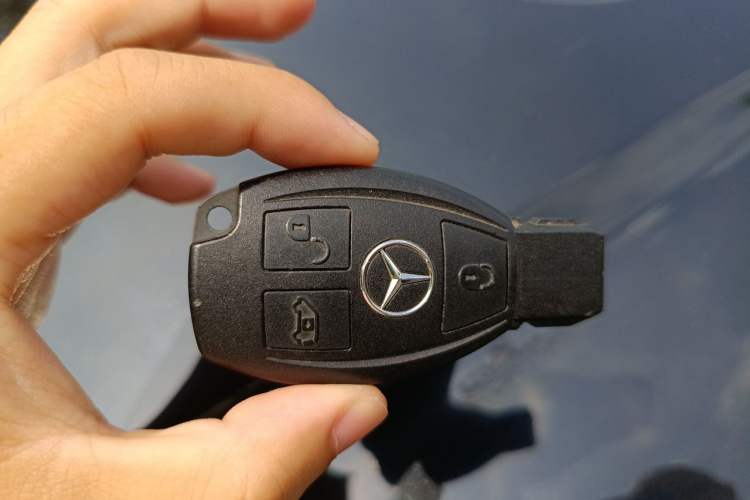 Used Mercedes-Benz Sprinter 2016 2.1T Jialü Mid-Drive Edition Vehicle Key