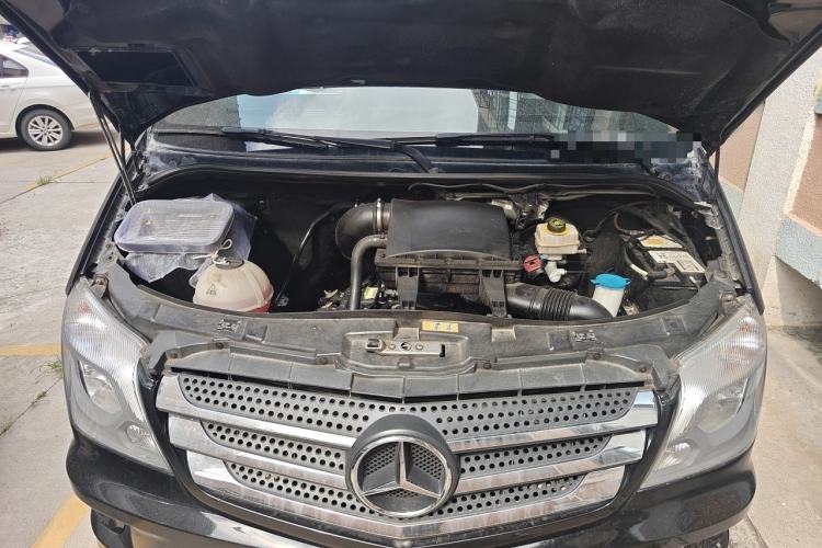 Used Mercedes-Benz Sprinter  Engine Bay