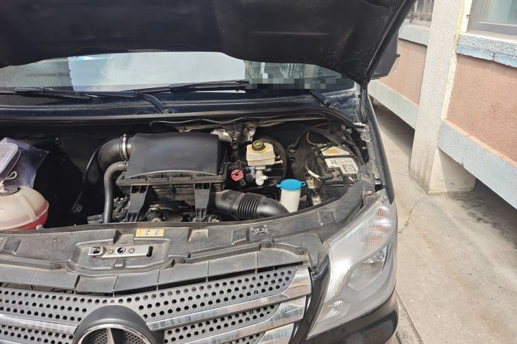 Used Mercedes-Benz Sprinter  Engine Bay Left