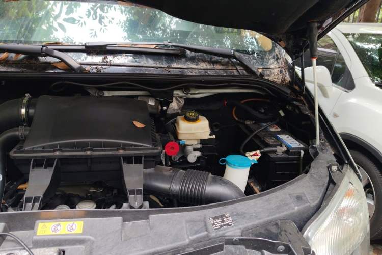 Used Mercedes-Benz Sprinter  Engine Bay Left