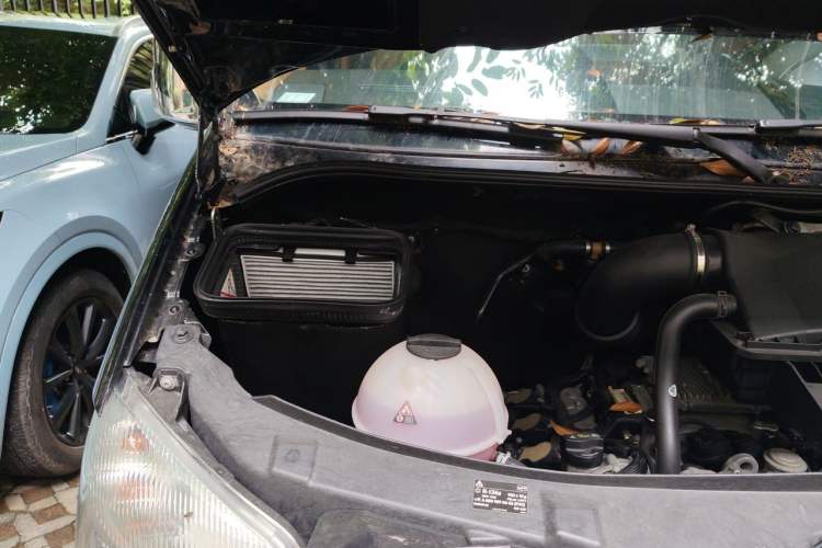 Used Mercedes-Benz Sprinter  Engine Bay Right