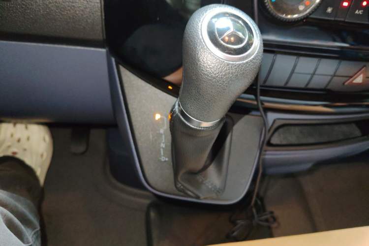 Used Mercedes-Benz Sprinter  Gear Lever