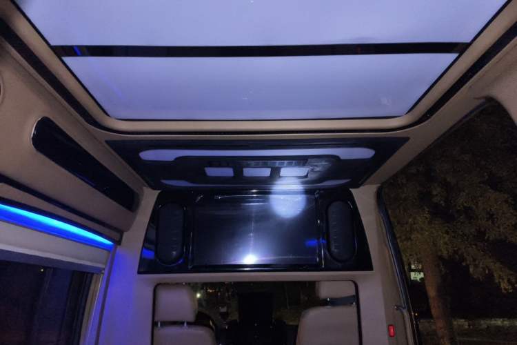 Used Mercedes-Benz Sprinter  Headliner