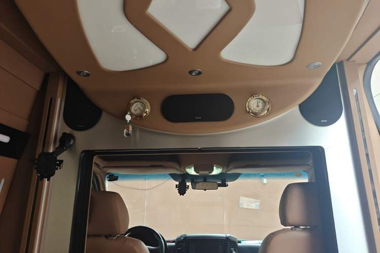 Used Mercedes-Benz Sprinter  Headliner