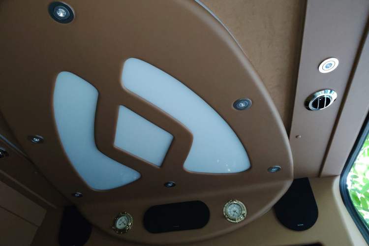 Used Mercedes-Benz Sprinter  Headliner