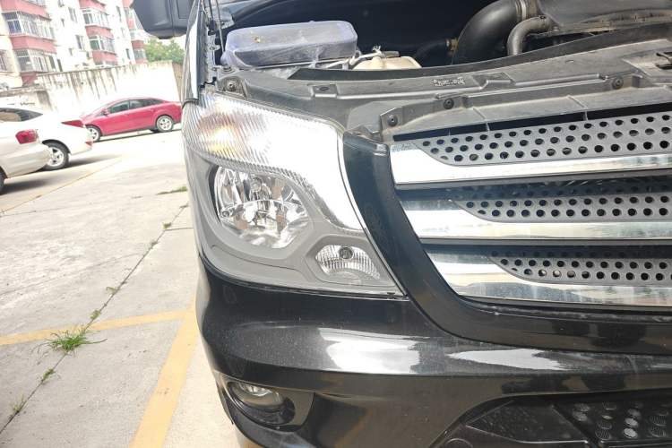 Used Mercedes-Benz Sprinter  Right Front Headlight