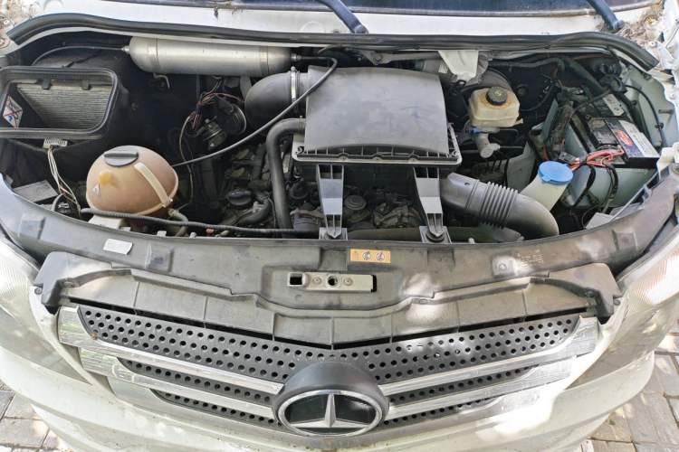 Used Mercedes-Benz Sprinter  Engine Bay