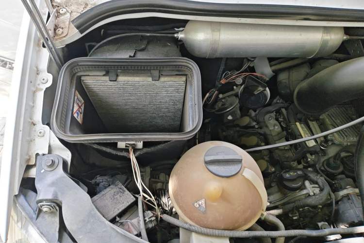 Used Mercedes-Benz Sprinter  Engine Bay Right