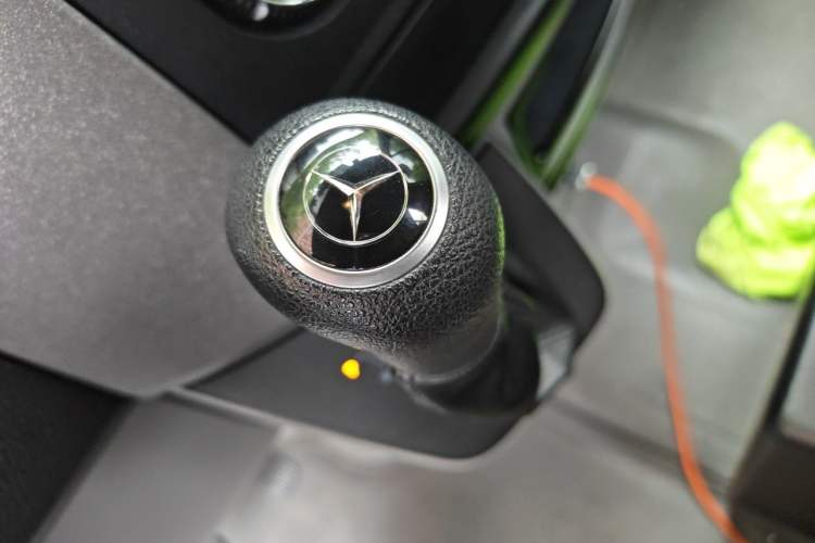 Used Mercedes-Benz Sprinter  Gear Lever