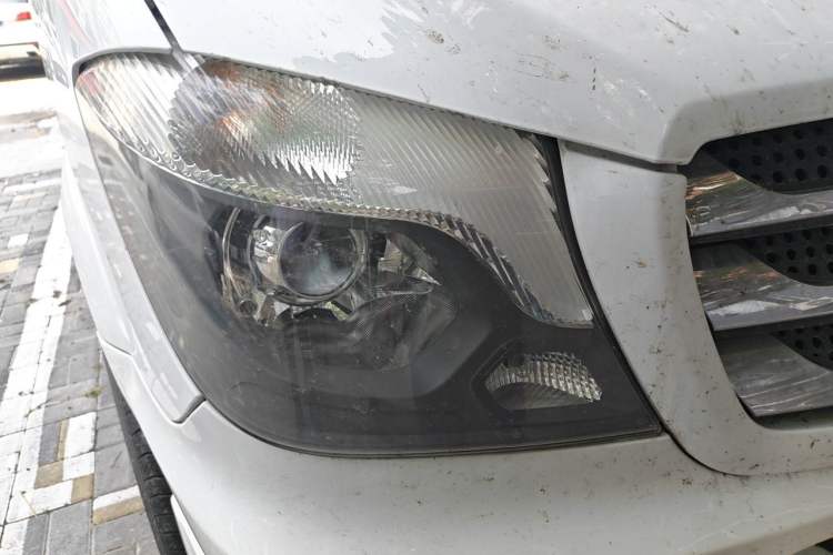Used Mercedes-Benz Sprinter  Right Front Headlight