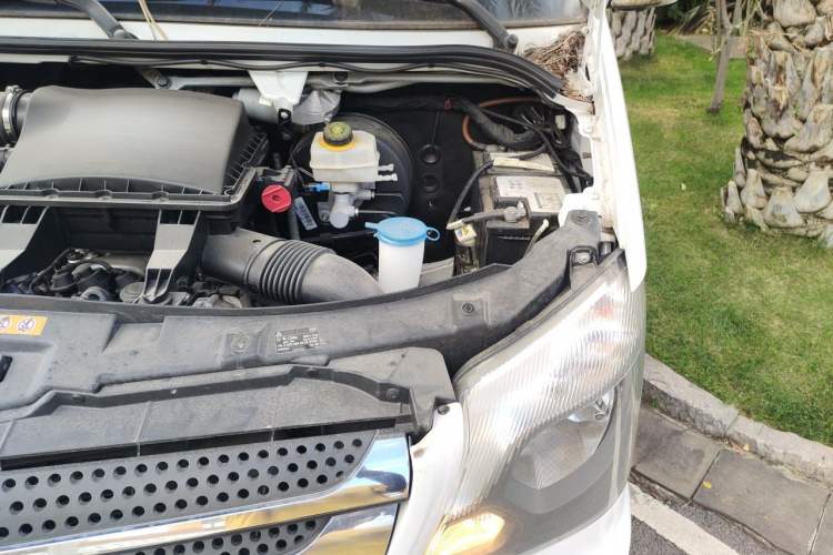 Used Mercedes-Benz Sprinter  Engine Bay Left