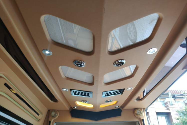 Used Mercedes-Benz Sprinter  Headliner