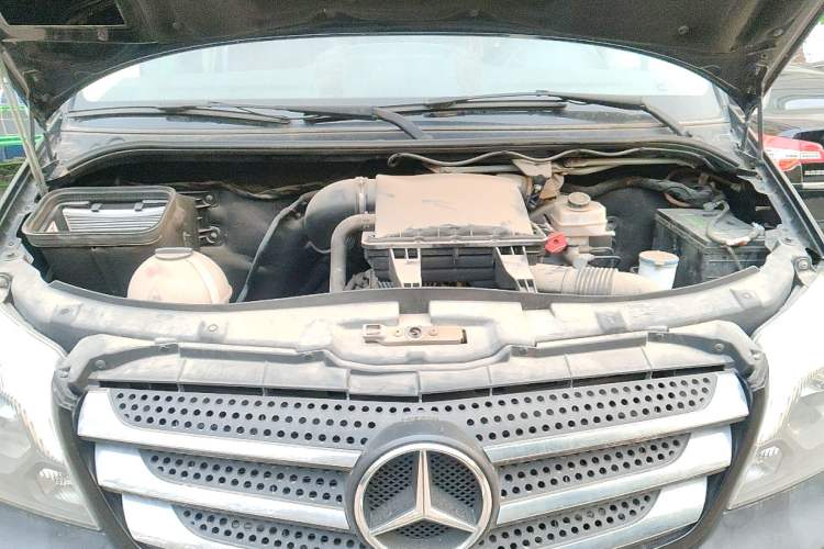 Used Mercedes-Benz Sprinter  Engine Bay