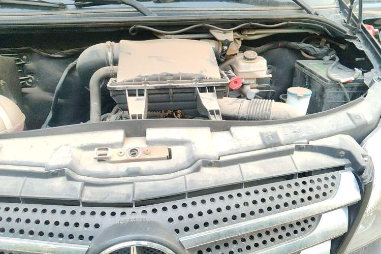 Used Mercedes-Benz Sprinter  Engine Bay Left
