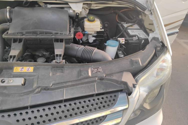 Used Mercedes-Benz Sprinter  Engine Bay Left