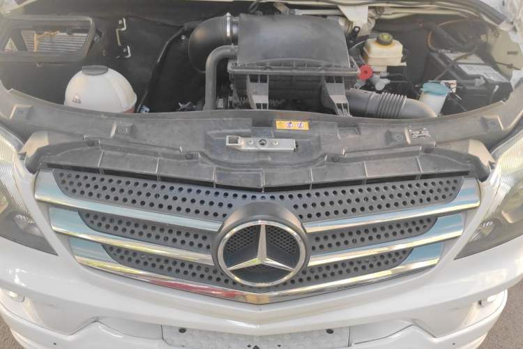 Used Mercedes-Benz Sprinter  Engine Bay