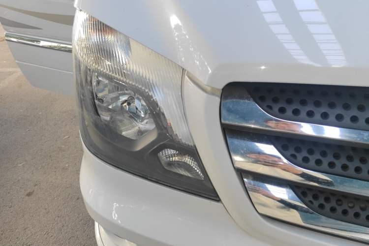 Used Mercedes-Benz Sprinter  Right Front Headlight
