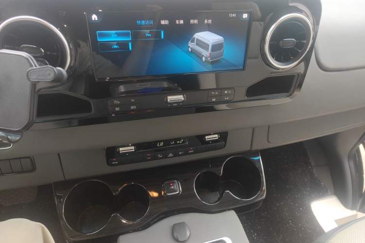 Used Mercedes-Benz Sprinter  Audio And AC Panel
