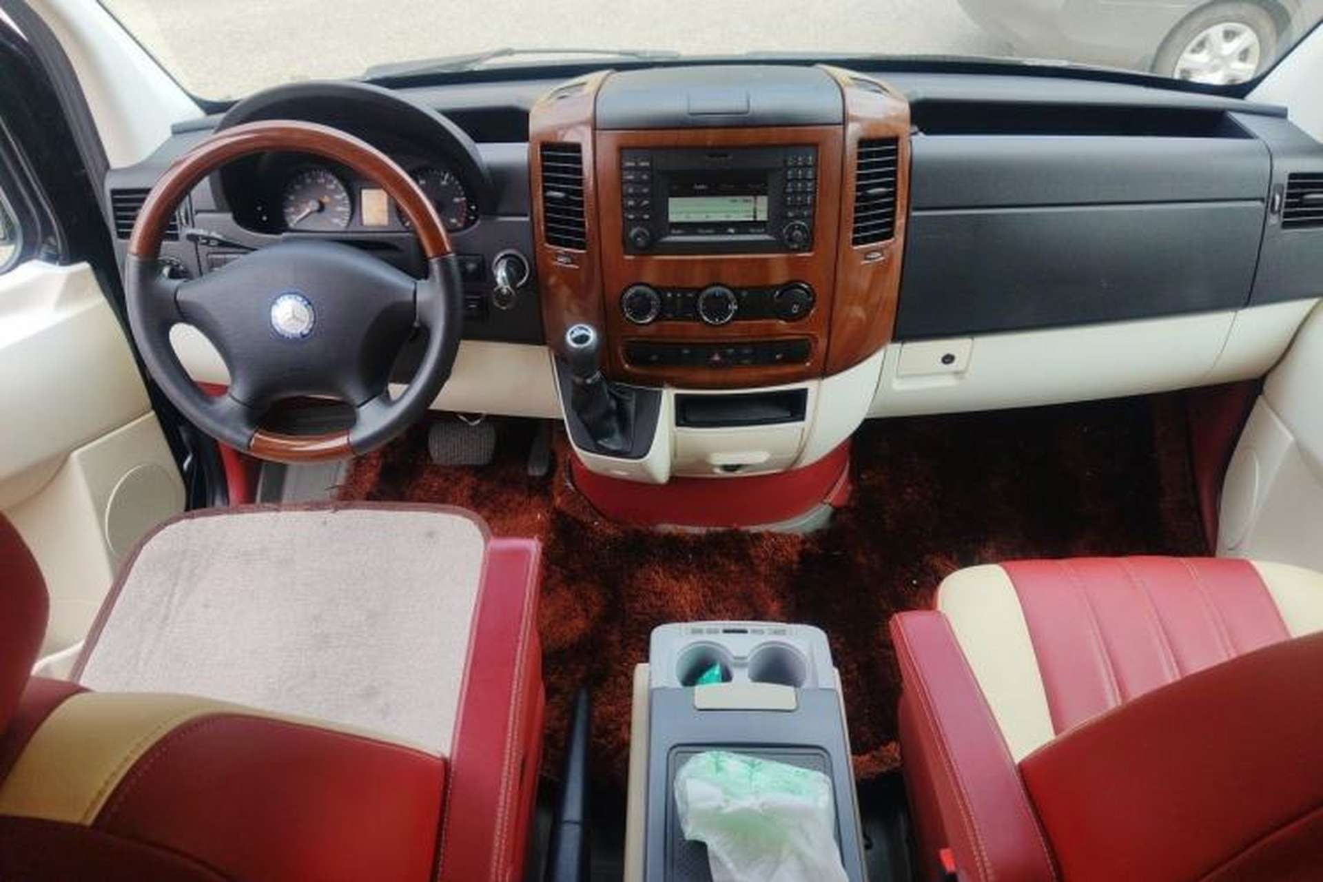 Used Mercedes-Benz Sprinter  Center Console
