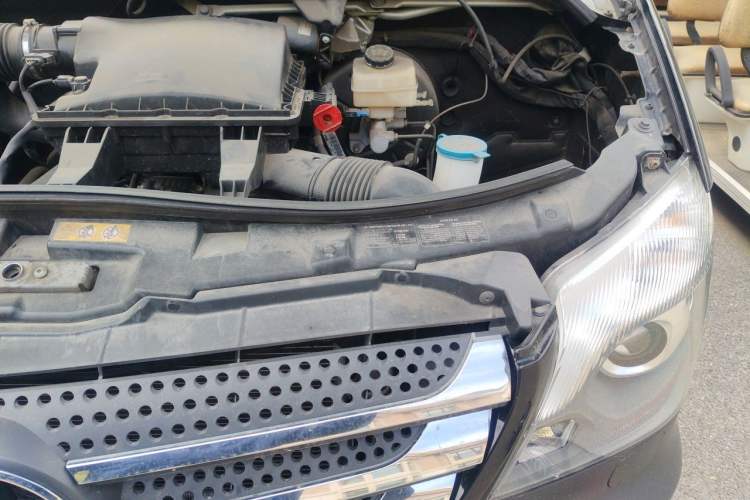Used Mercedes-Benz Sprinter  Engine Bay Left