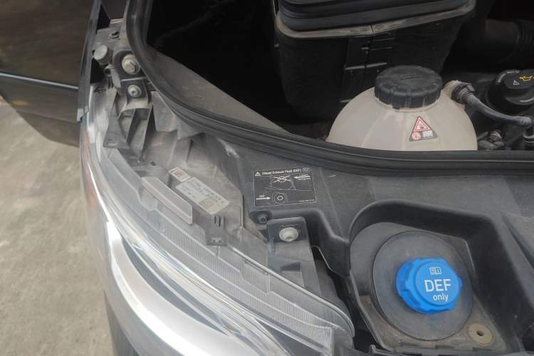 Used Mercedes-Benz Sprinter  Engine Bay Right