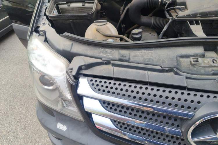 Used Mercedes-Benz Sprinter  Engine Bay Right